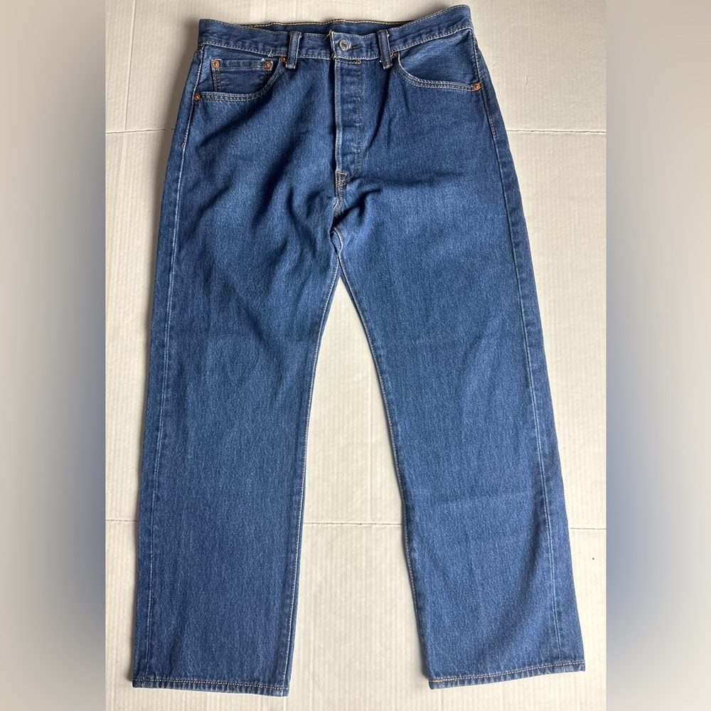 Levi's 501 Jeans Mens Tag reads 34x30 (Actual 31x28) Button Fly Medium Wash